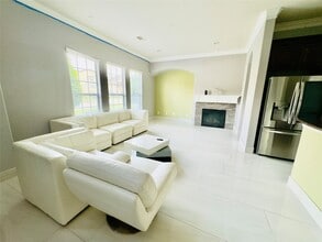 Building Photo - 14535 San Pietro Dr