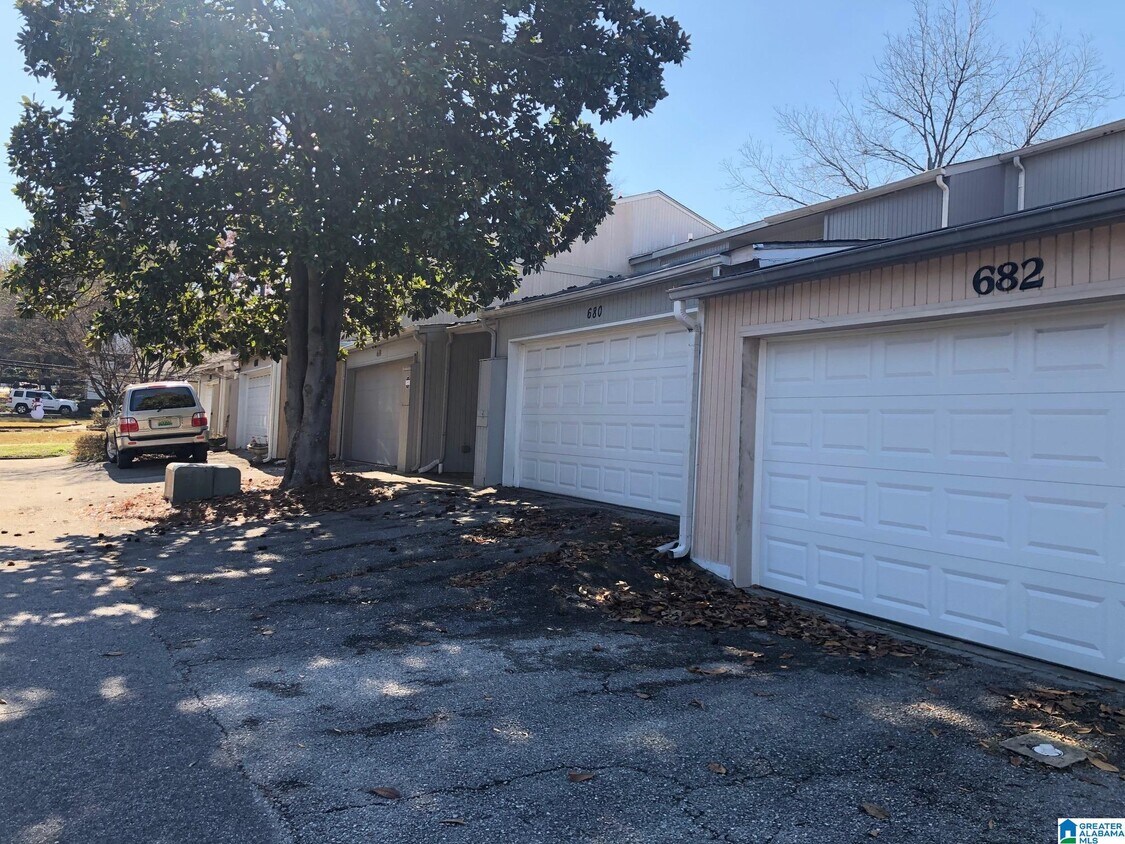 680 Idlewild Cir, Birmingham, AL 35205 Townhome Rentals in Birmingham AL