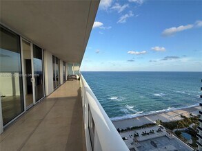 Building Photo - 1830 S Ocean Dr