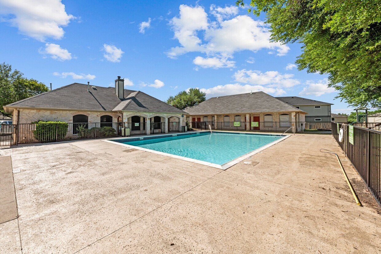 Huntington Meadows Apartments in Austin, TX