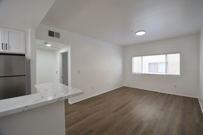 Building Photo - 11311 Morrison St