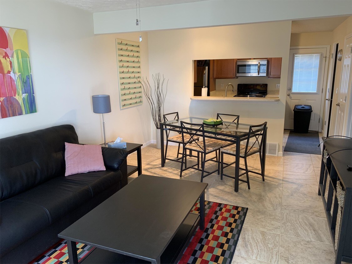 121 Oakwood Rd, Charleston, WV 25314 Townhome Rentals in Charleston WV