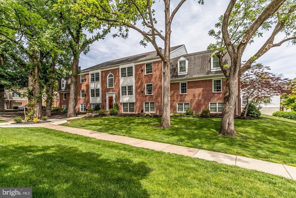 355 Homeland Southway Unit 2B, Baltimore, MD 21212 Condo for Rent in