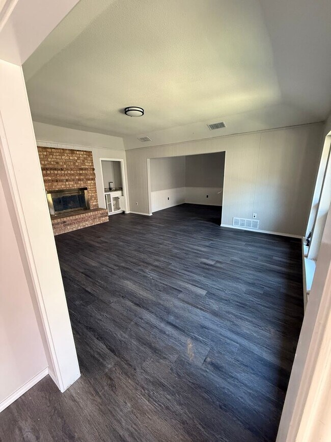 Foto del edificio - 7412 Lemonwood Ln