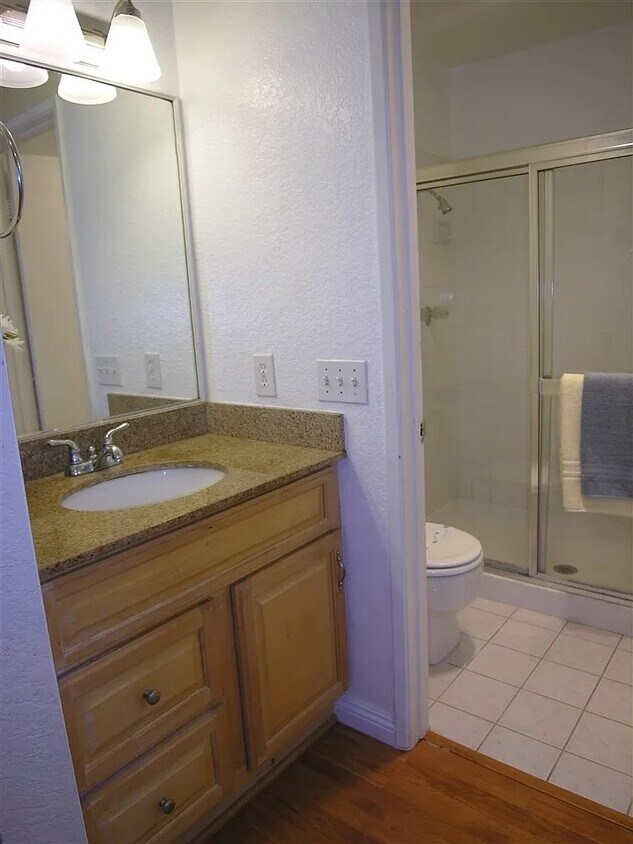 Foto principal - 10878 Aderman Ave