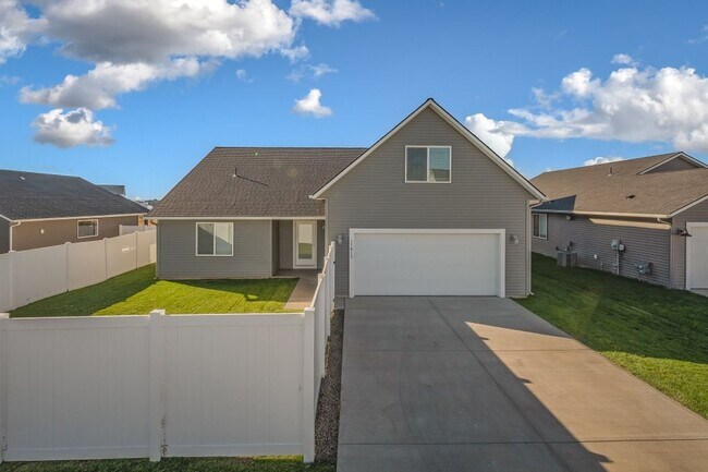 Foto del edificio - NEW Brookshire home 4 bed 2 bath