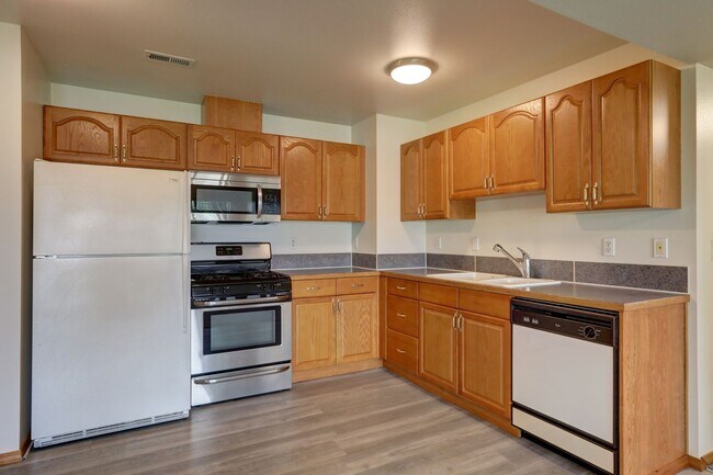 Foto del edificio - Lake Tapps Shared Home | Private 1 Bed, 1 Bath Unit Available