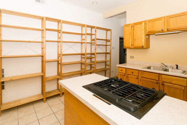 Foto del edificio - 1326 N Artesian Ave
