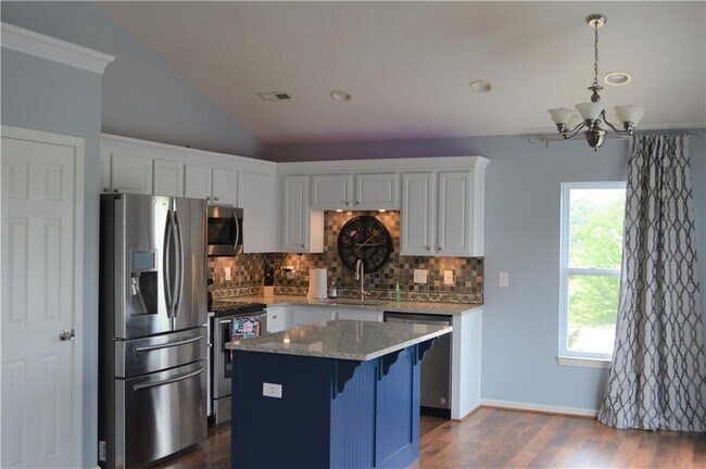 Building Photo - 13410 White Granite Dr