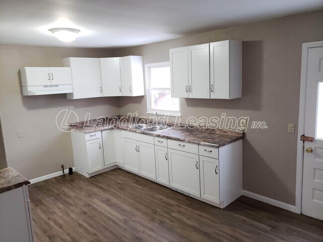 Foto del edificio - Spacious 4 Bedroom Home in Vermilion Near ...