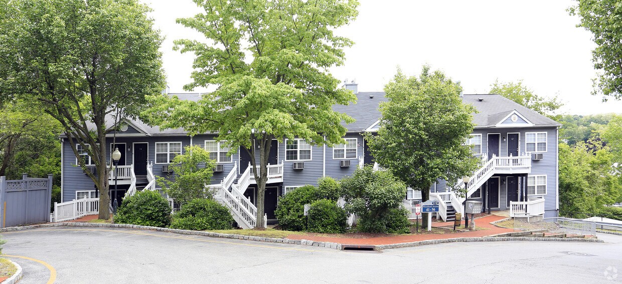 Nob Hill Apartments in Elmsford, NY