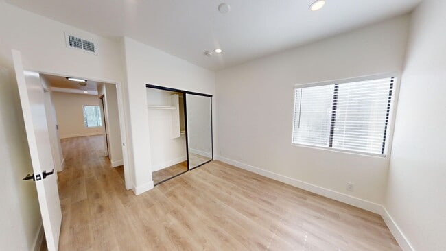 Interior Photo - 5804 Woodman