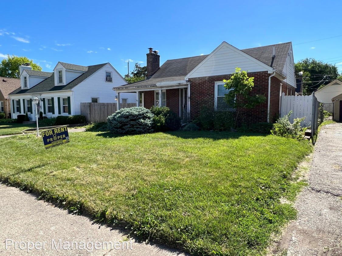 2 br, 1.5 bath House 2439 Rugby Rd House Rental in Dayton, OH