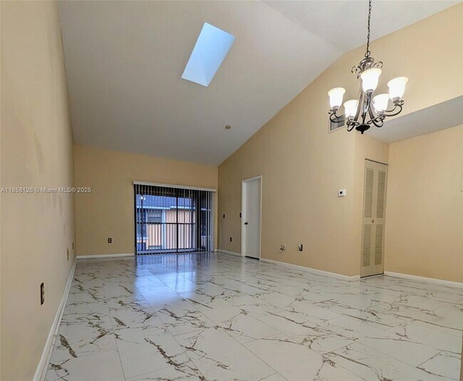 Foto del edificio - 2243 SW 80th Terrace
