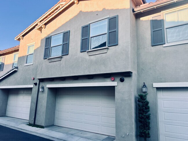 Foto del edificio - Stunning New Home for Rent in Vista