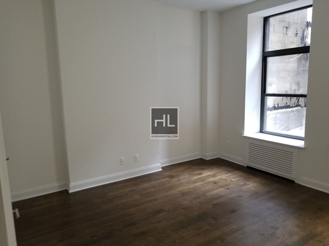 Primary Photo - EAST 46 STREET