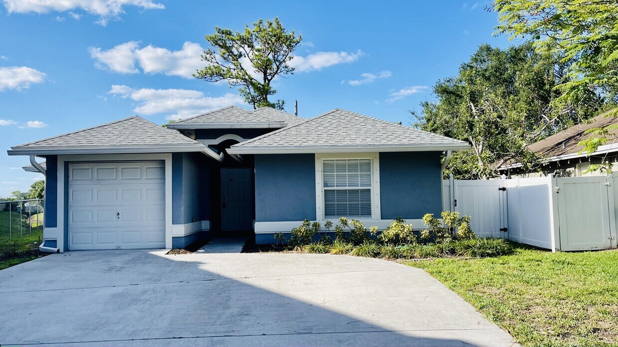 Foto principal - 6101 Ferrera St