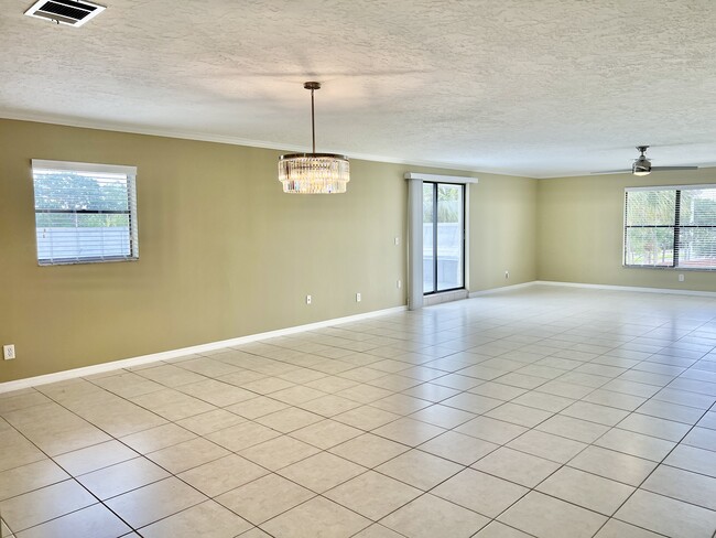 Building Photo - 315 Tangle Run Blvd