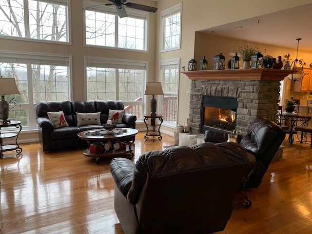 Building Photo - 611 Woodduck Ln