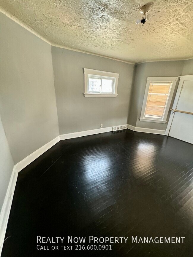 Foto del edificio - 8901 St Clair Ave.