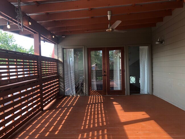 Rooftop Deck - 6112 Waterman Blvd