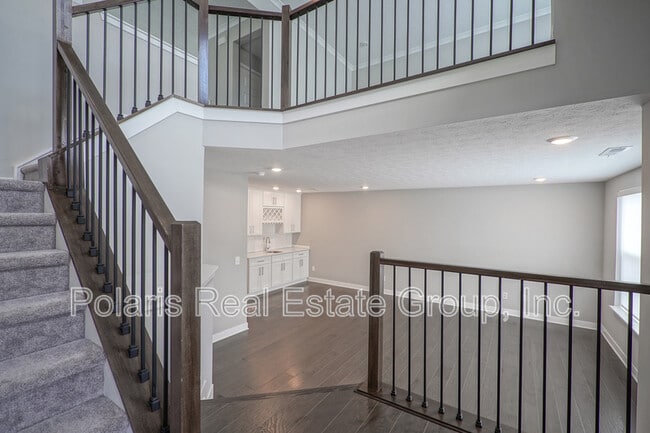 Building Photo - 673 Golborne St