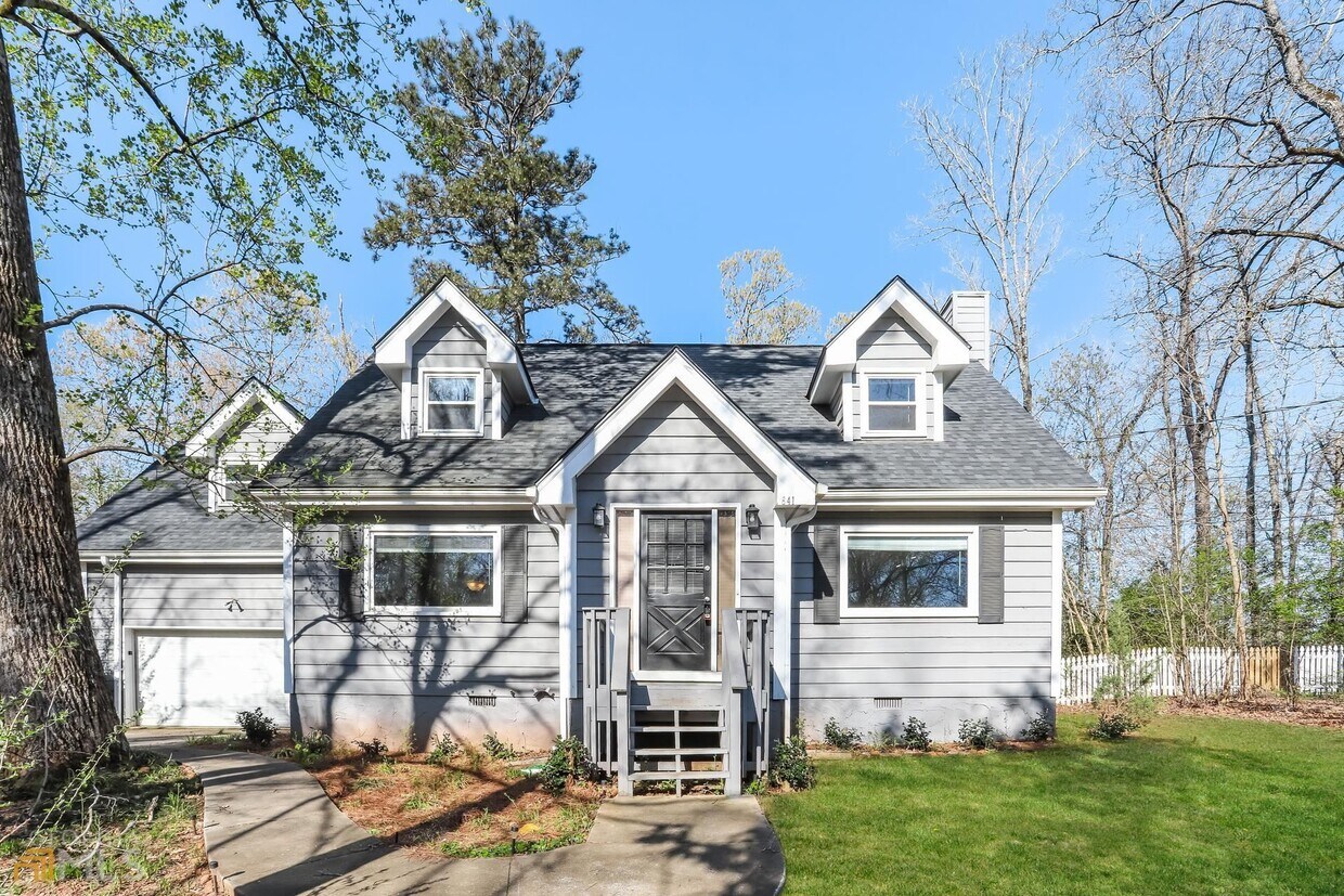 641 Field Cliff Dr, Stone Mountain, GA 30087 House Rental in Stone