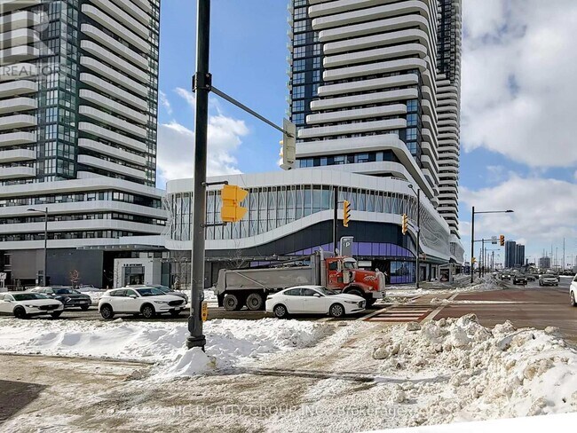 Photo du bâtiment - 8 Interchange Wy