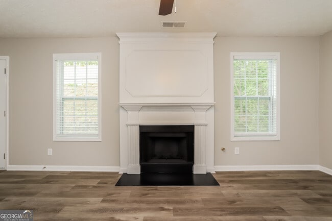 Building Photo - 1485 Enchanted Forest Dr