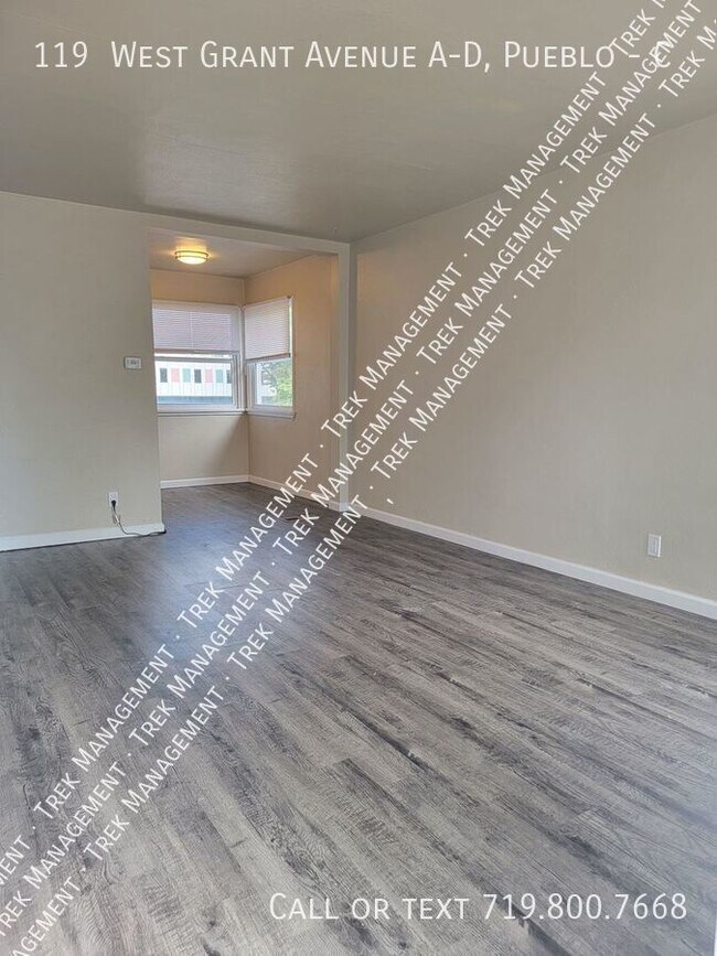 Building Photo - Centrally Located, Smartly Priced and Read...