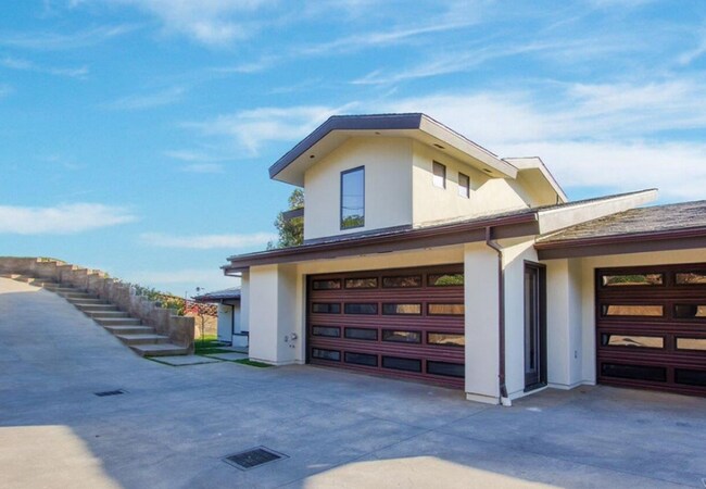 Foto del edificio - 4 Bed, 5 bath home with stunning ocean vie...