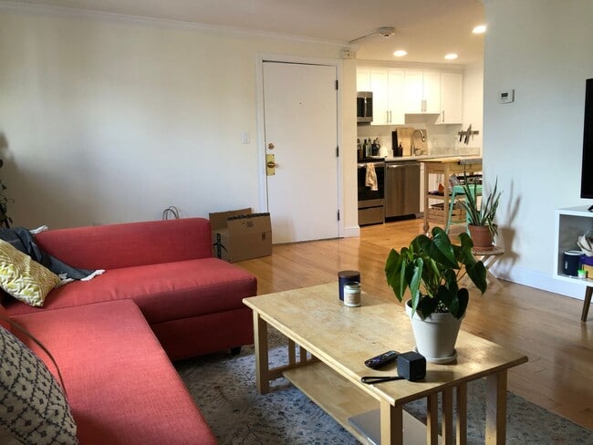 Building Photo - AWESOME 2 BED IN ALLSTON!!!!
