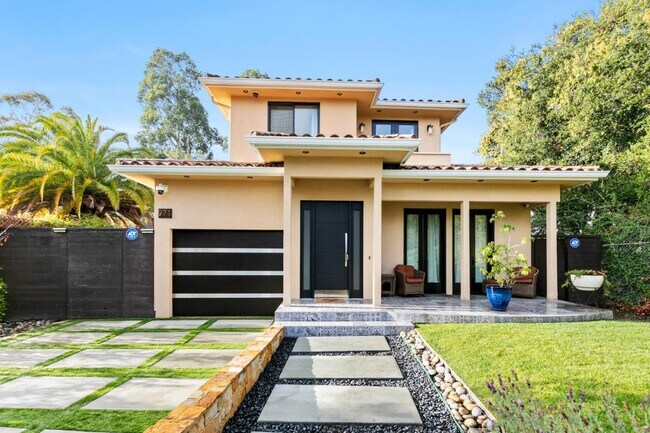 Building Photo - 971 Hillcrest Dr