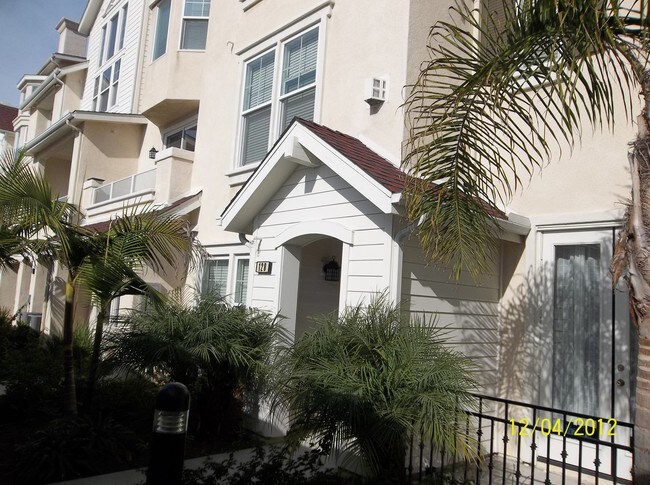 Foto del edificio - 795 Harbor Cliff Way