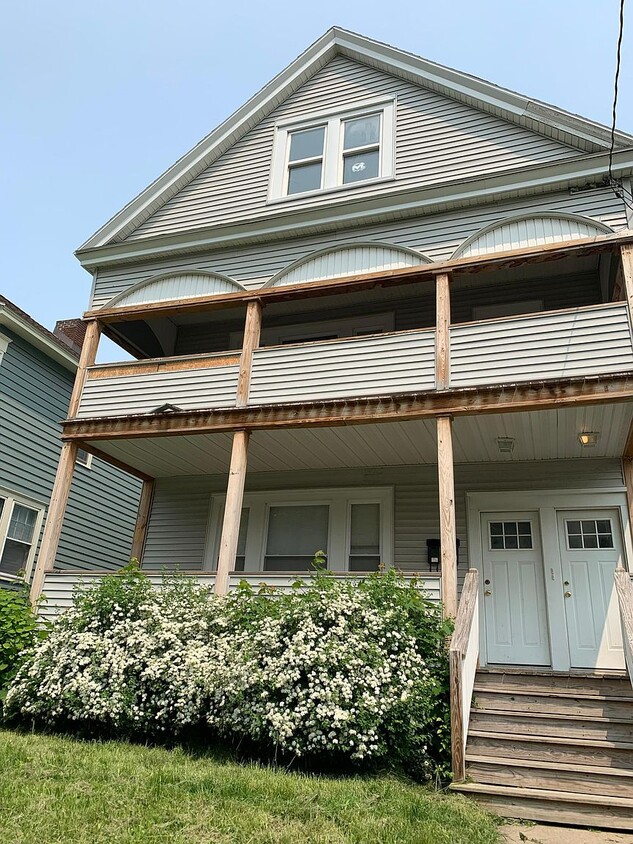 Foto principal - 1025 Westcott St