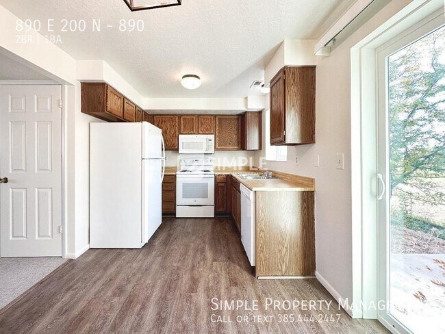 Photo - 890 E 200 N Apartment
