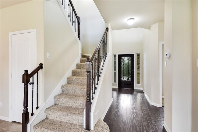 Building Photo - 17610 Sly Fox Dr