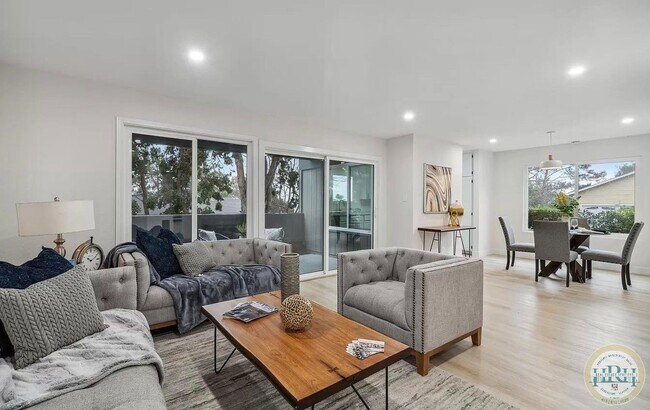 Foto del edificio - Fully Updated 2 BR | 1 BA Condo in Vallejo