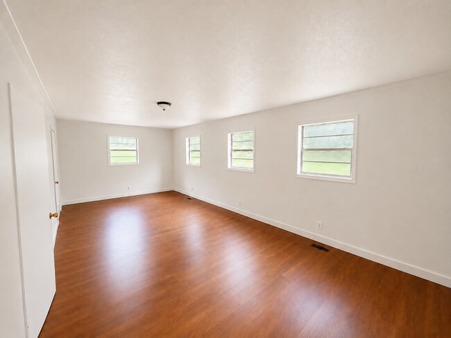 Foto del edificio - 4830 Wilson Rd