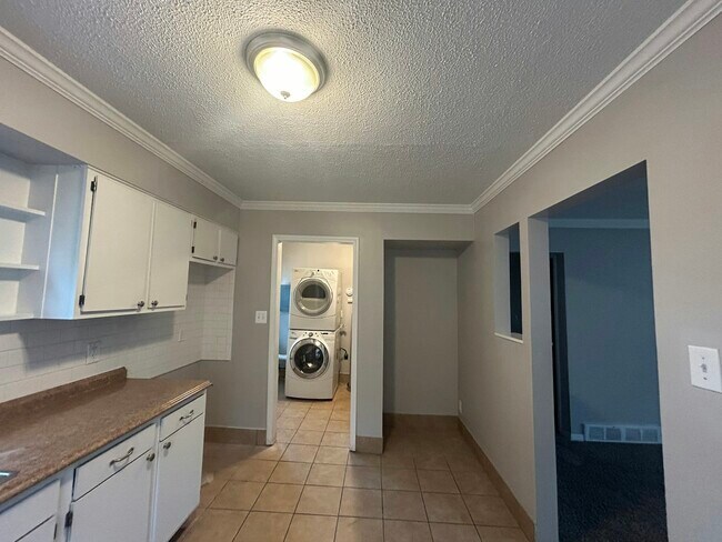 Foto del edificio - 15755 Woodbine Ave