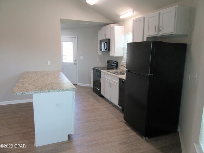 Foto del edificio - 1300 Grace Ave