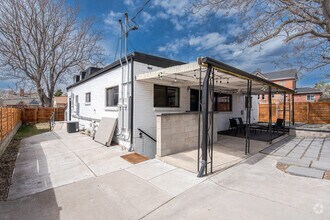 Building Photo - 2454 Irving St