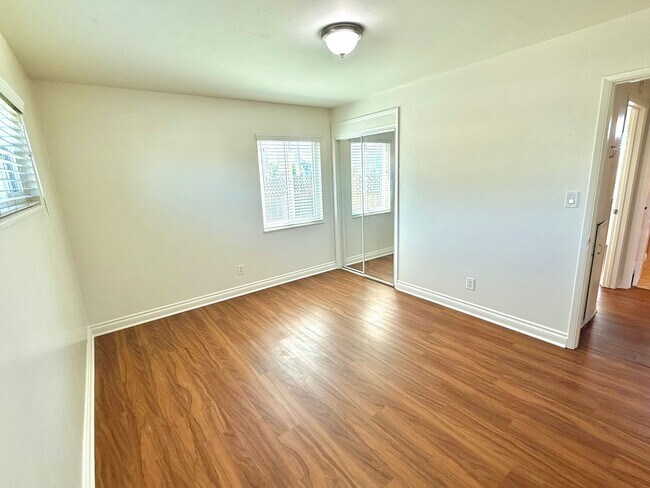 Foto del edificio - Remodeled Paradise Hills Home With Spectacular Views