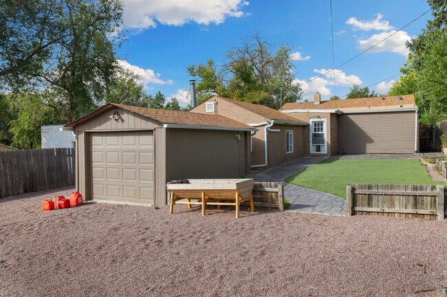 Foto del edificio - Fantastic Downtown Home! Near Olympic Trai...