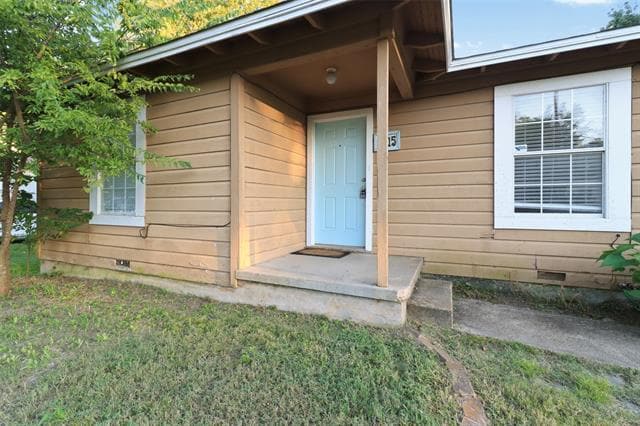 Building Photo - 1415 Oakwood Dr