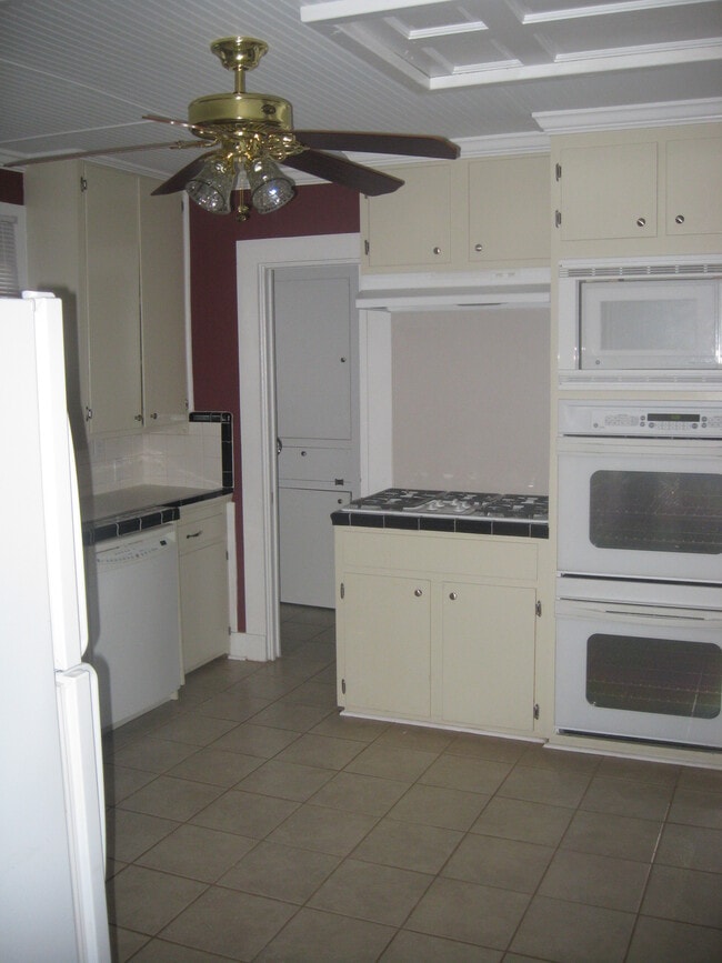 Building Photo - 5447 Capital Heights Ave
