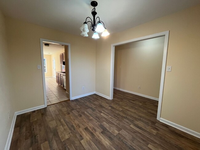 Building Photo - HALF OFF FIRST FULL MONTHS RENT!