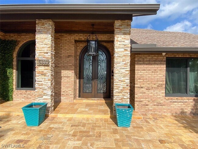 Building Photo - 5330 SW 11th Ct
