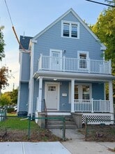 Building Photo - 208 Beach St