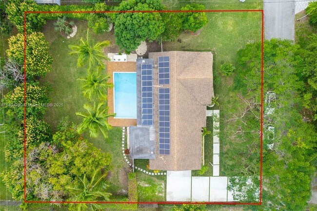 Building Photo - 17505 SW 91st Ave
